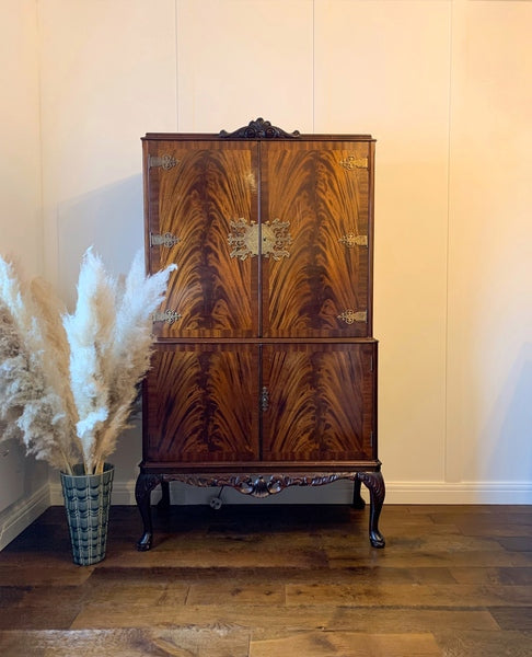 Antique flame mahogany cocktail cabinet, queen anne bar, chinoiserie decor, for bespoke design – A rare vintage treasure