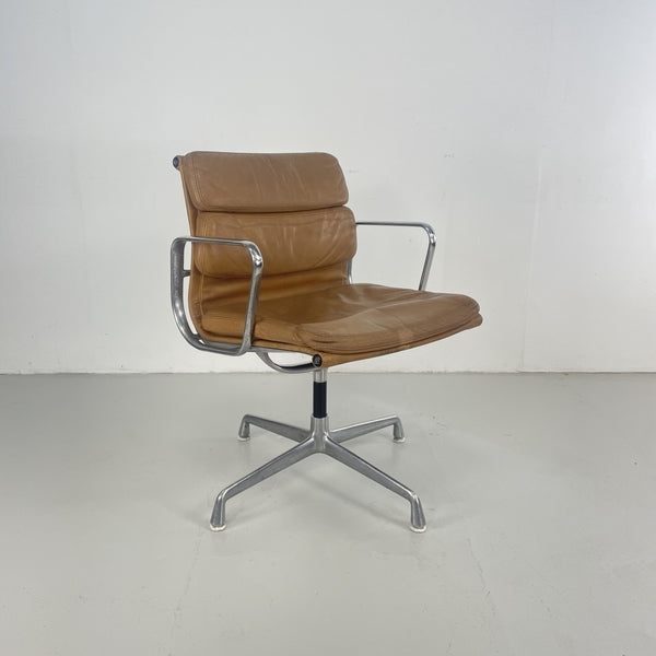 Eames herman miller camel leather soft pad group chair – A rare vintage treasure