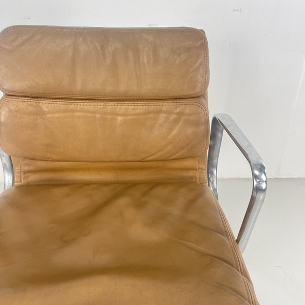 Eames herman miller camel leather soft pad group chair – A rare vintage treasure