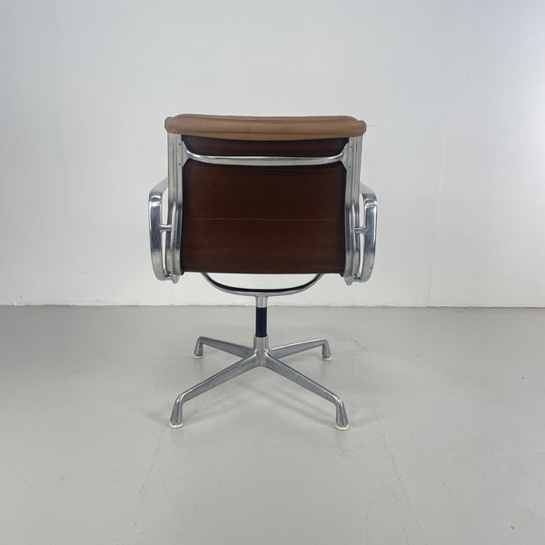 Eames herman miller camel leather soft pad group chair – A rare vintage treasure