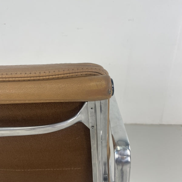 Eames herman miller camel leather soft pad group chair – A rare vintage treasure