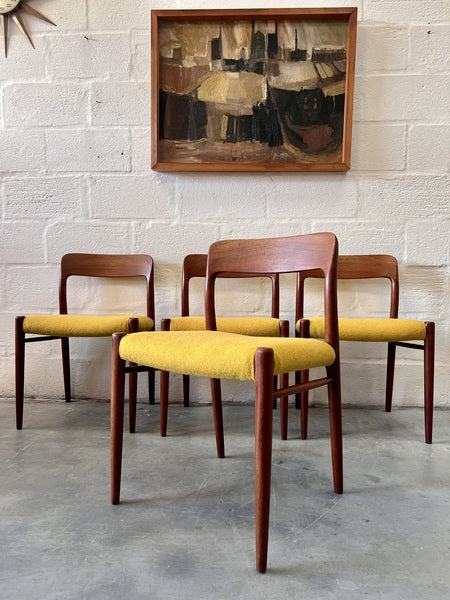 Four mid century danish model 75 upholstered dining chairs by niels otto møller for jl møllers møbelfabrik – A rare vintage treasure