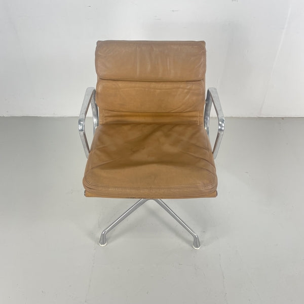 Eames herman miller camel leather soft pad group chair – A rare vintage treasure