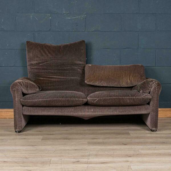 20th century maralunga sofa in original velvet fabric by vico magistretti – A rare vintage treasure